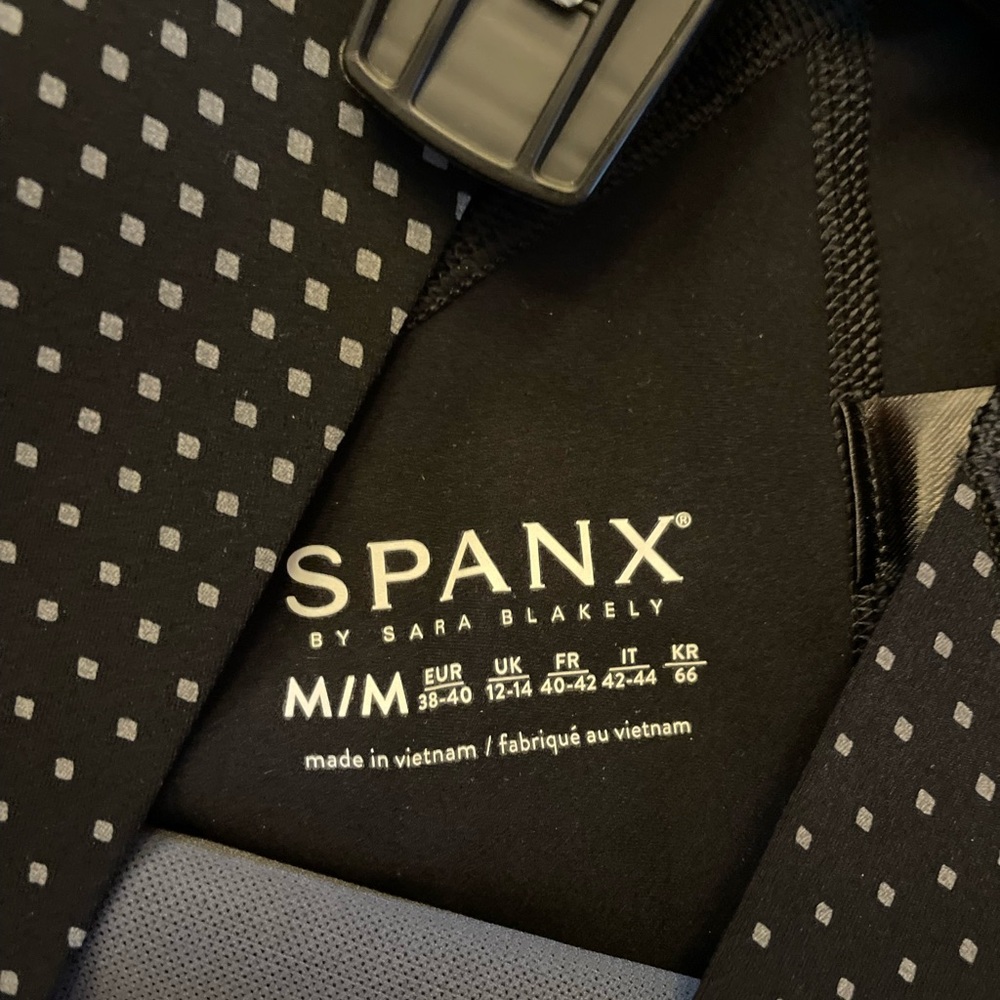 SPANX Black and Gray Patterned Leggings